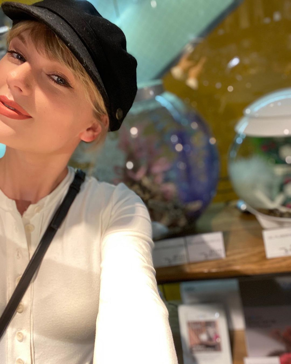 07 15:04:14 9 / 9 新浪娱乐讯 11月7日,霉霉taylor swift在社交网站