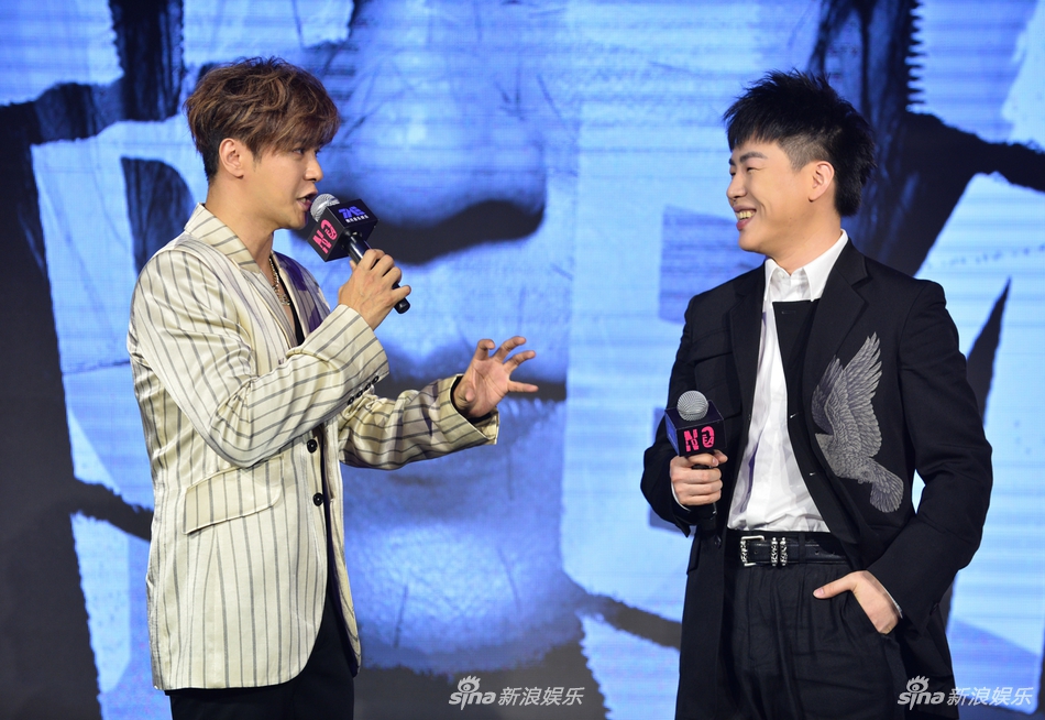 组图:罗志祥亮相新专辑发布会 直言向胡彦斌邀歌得来不易
