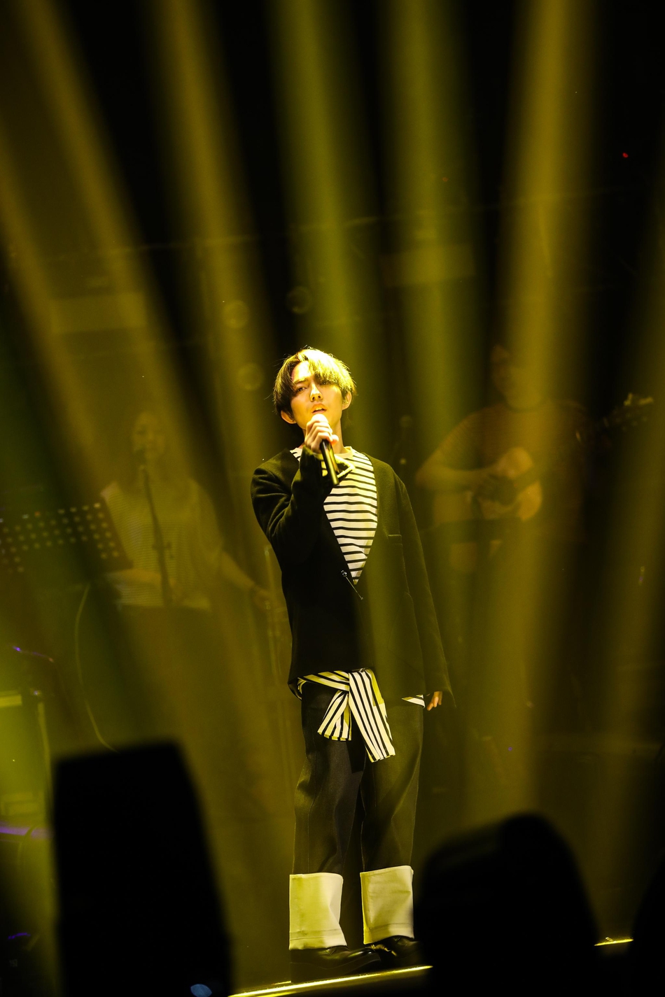 组图:林宥嘉北京演唱会献上经典热曲 初为人父感触良多