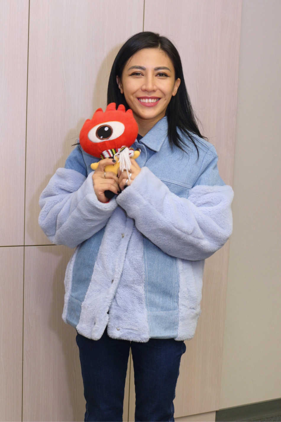 组图:艾怡良发新专坦言创作中遇到自我怀疑 试着练习大将之风