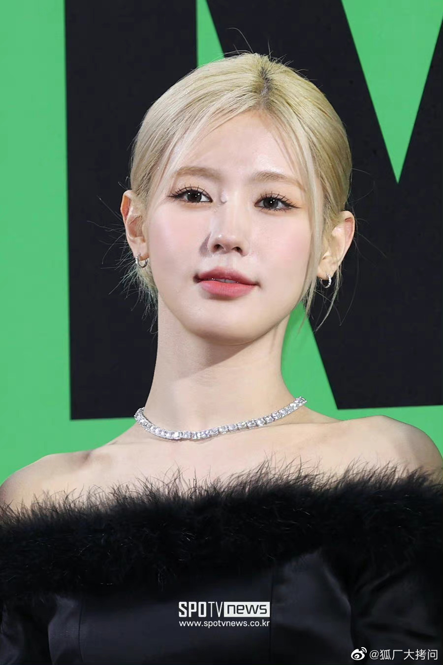组图：你一眼看到谁？MMA颁奖礼红毯女爱豆怼脸新闻图曝光
