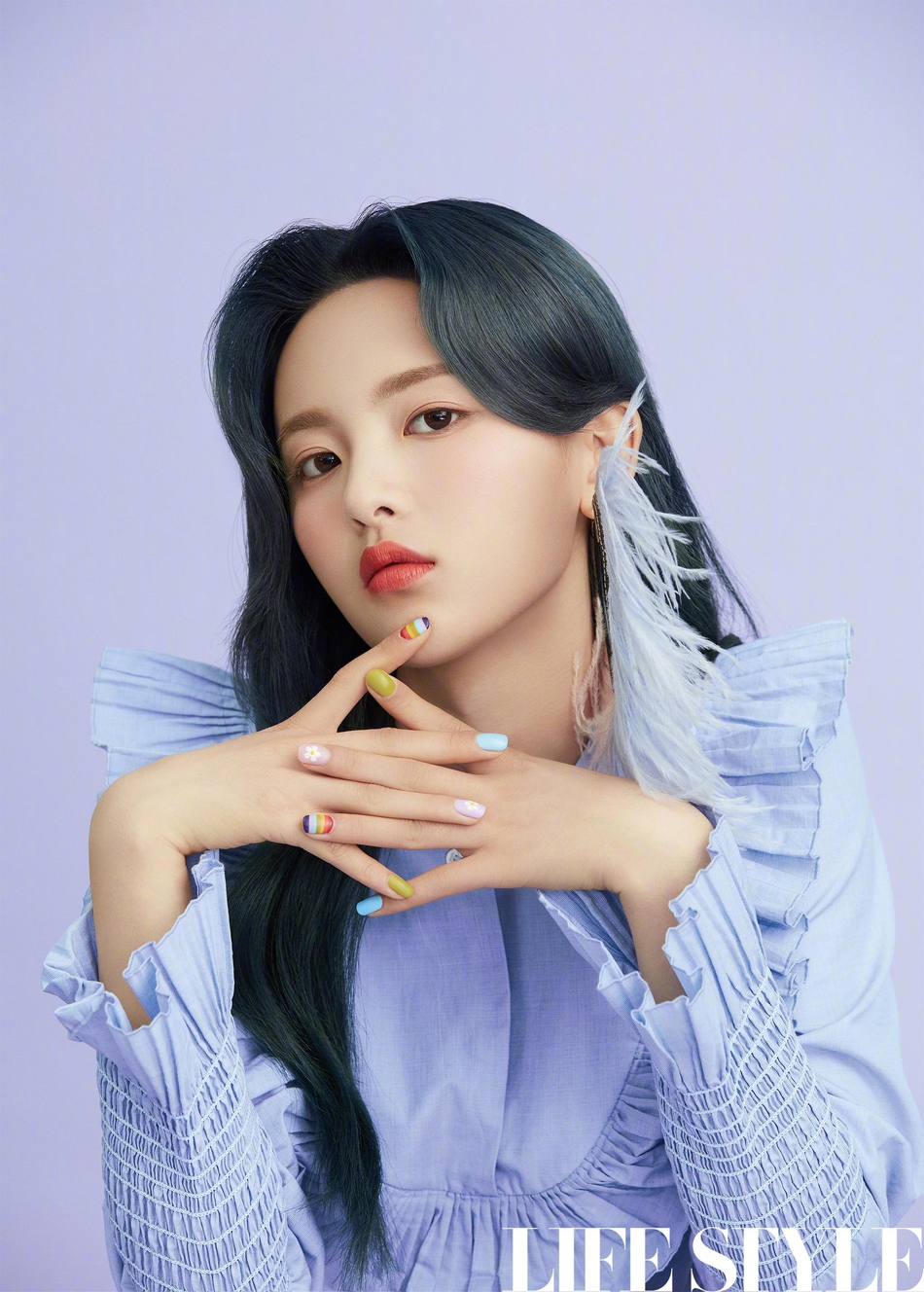 组图:杨超越晒双马尾自拍嘟嘴卖萌 自称"樱桃女孩"甜美可爱