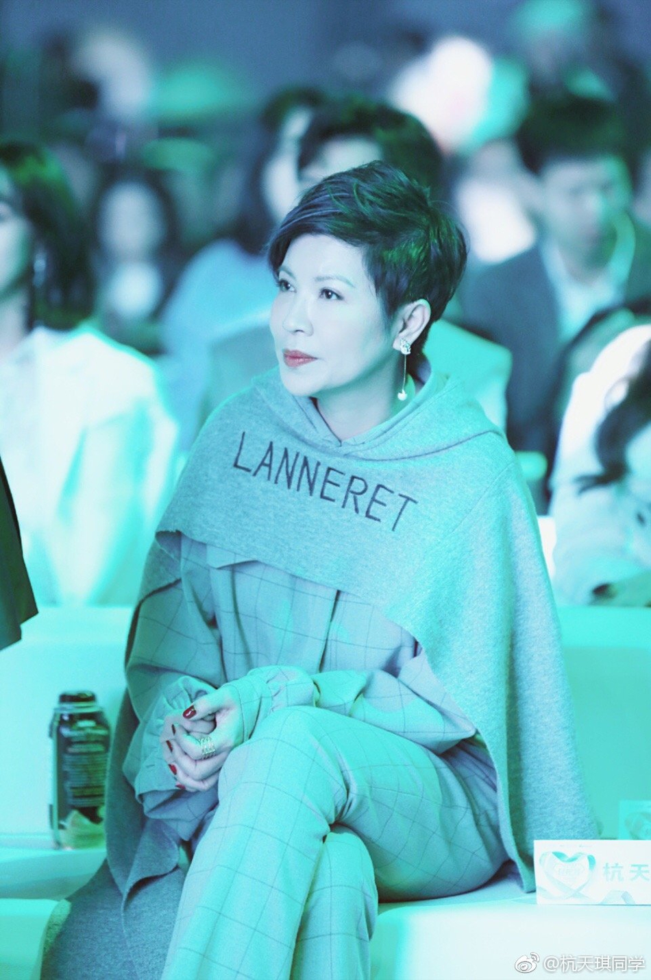 组图53岁杭天琪近照曝光曾被称为西北风天后