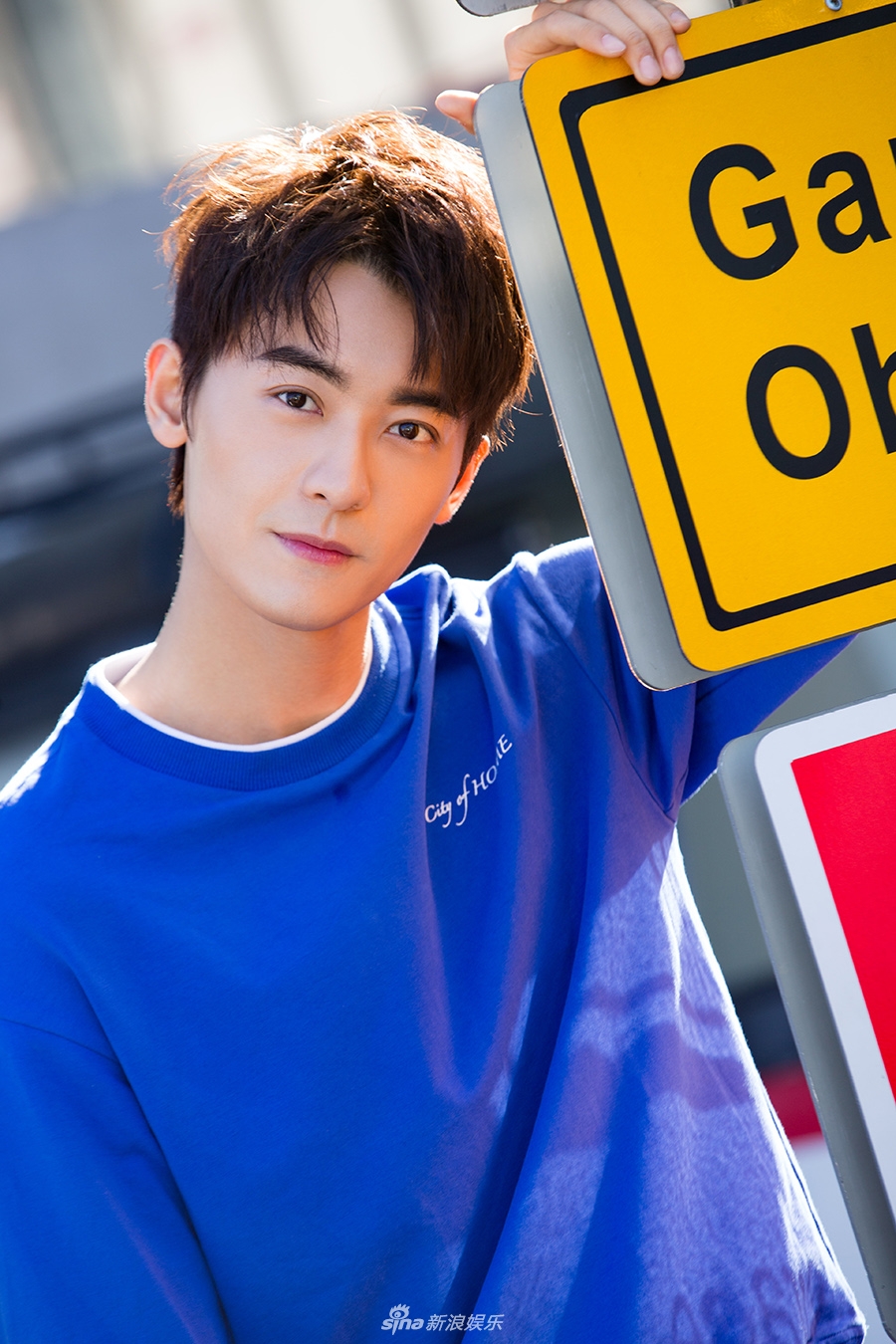 赵志伟写真活力清新 温暖少年融化秋冬