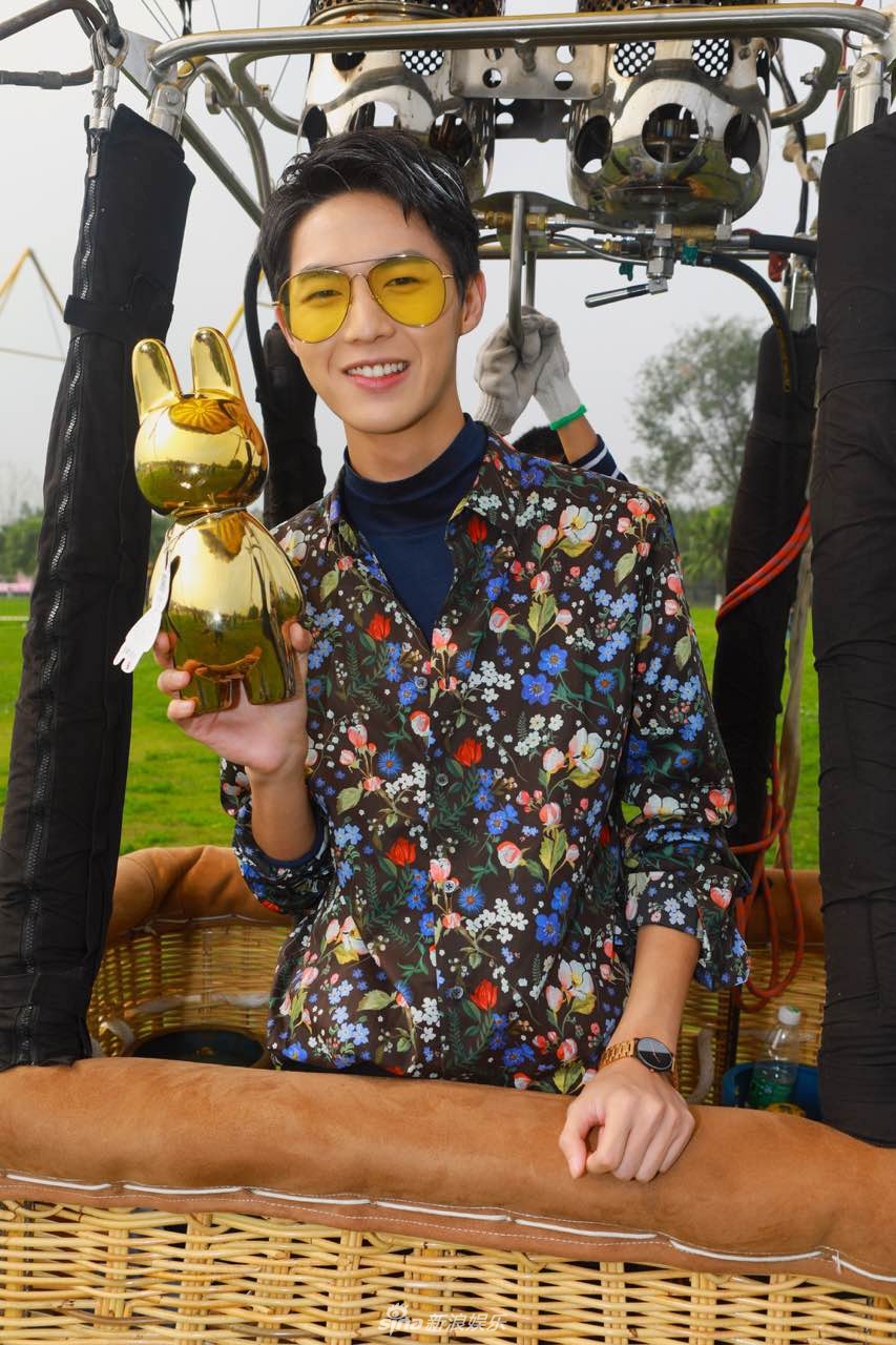 组图:明日之子李明源受邀成都演出 治愈系小哥哥引爆全场