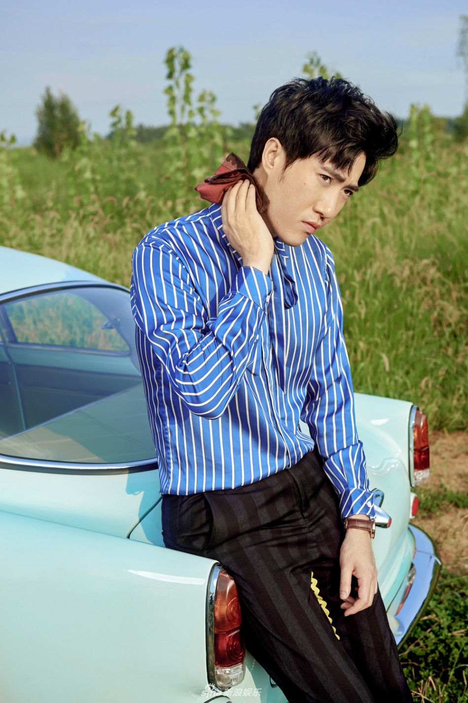 组图:常远曝光绅士写真 《青春旅社》展露厨艺引期待