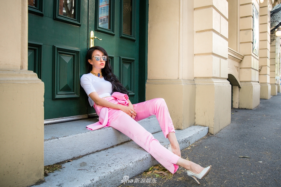 母其弥雅粉西装写真 酷帅大气俏皮风