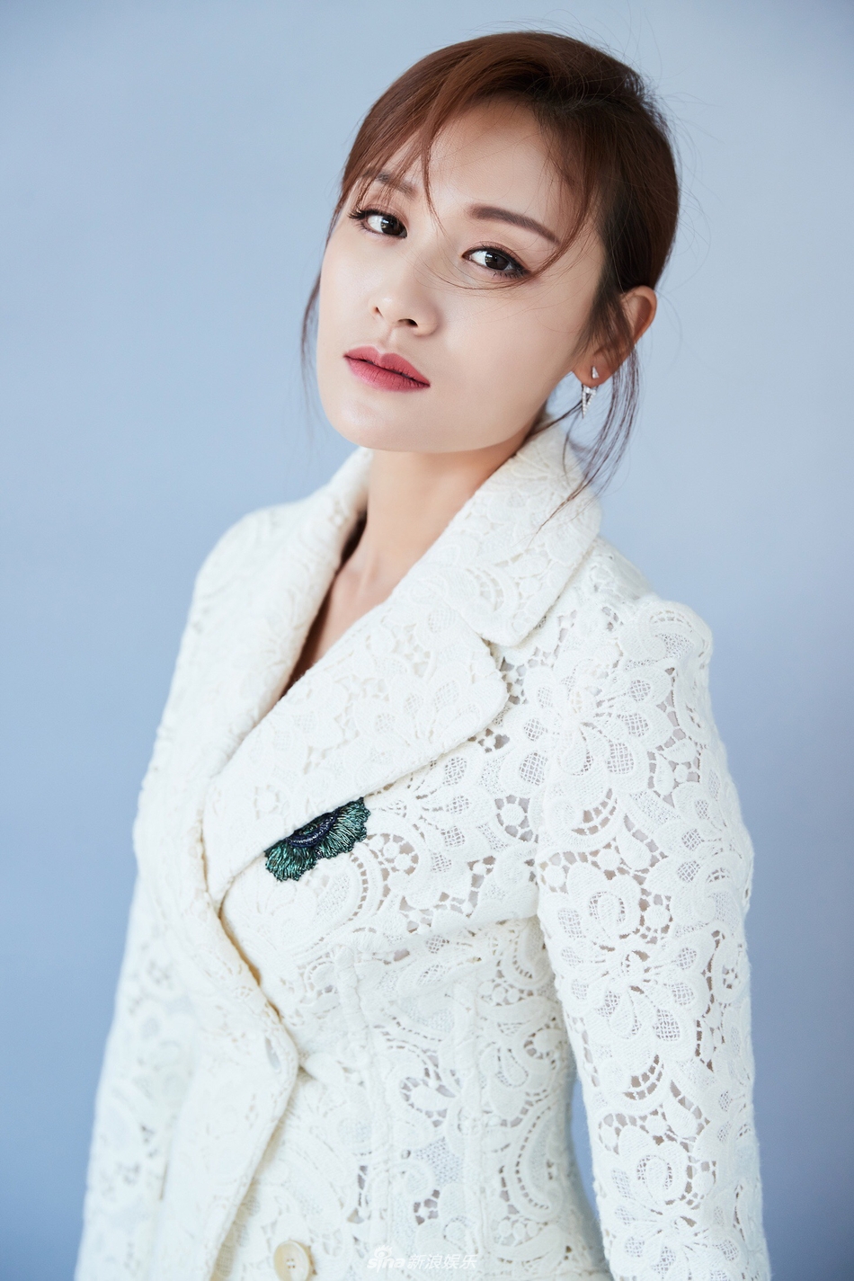 新浪娱乐讯 近日,叶一茜在微博曝光了自己一组最新写真.