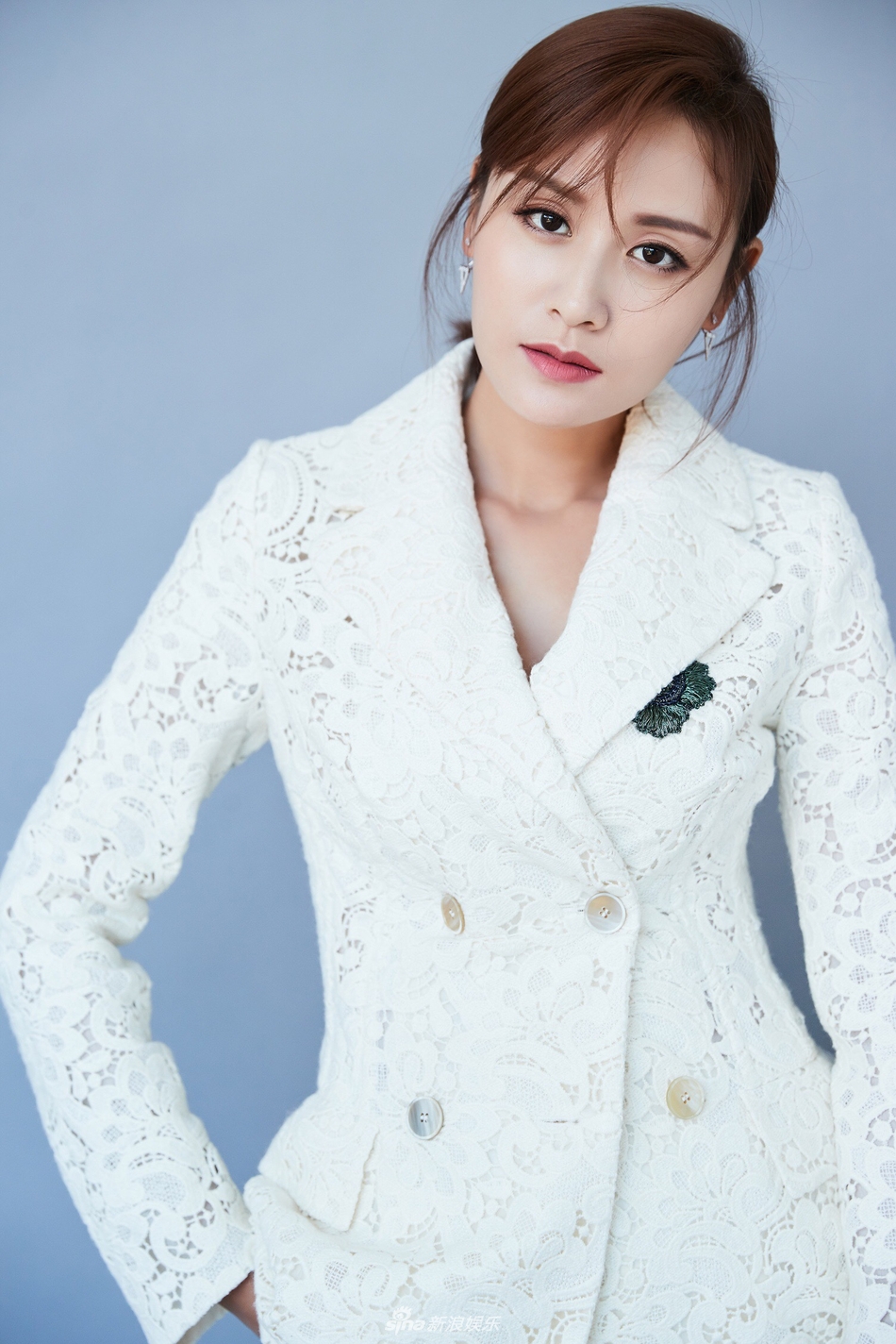 新浪娱乐讯 近日,叶一茜在微博曝光了自己一组最新写真.