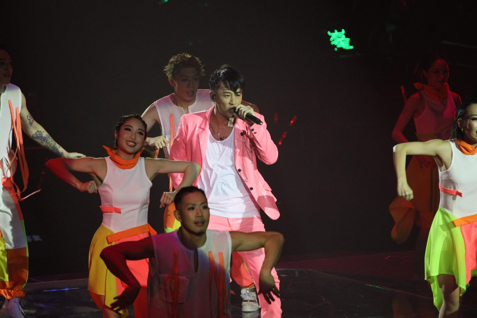 林峯开演唱会受访拒谈感情事