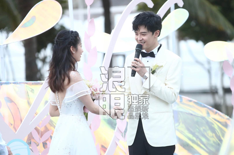 组图:付辛博颖儿大婚温馨浪漫 现场拥吻落泪誓言感人