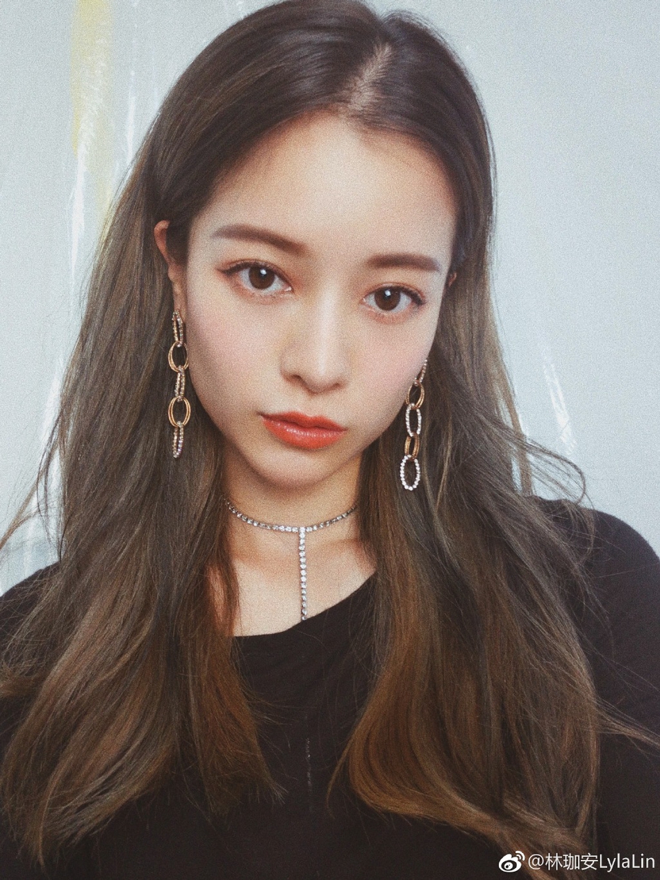 组图创造101林珈安宣布怀孕晒苗条孕肚照称饮食习惯全变