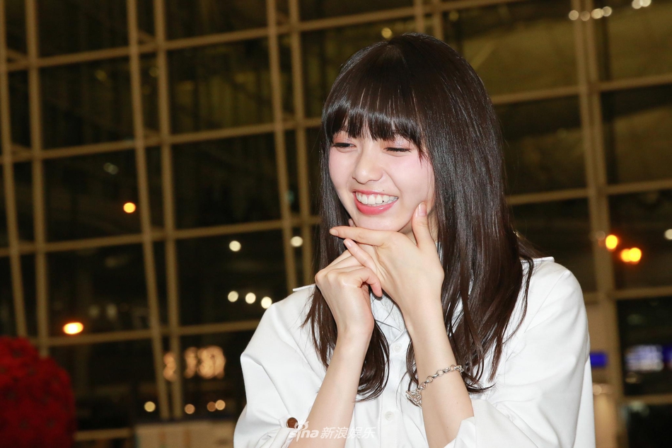 组图:日女星斋藤飞鸟娃娃脸精致可爱 甜笑魅力难挡抵港人气爆棚_高清