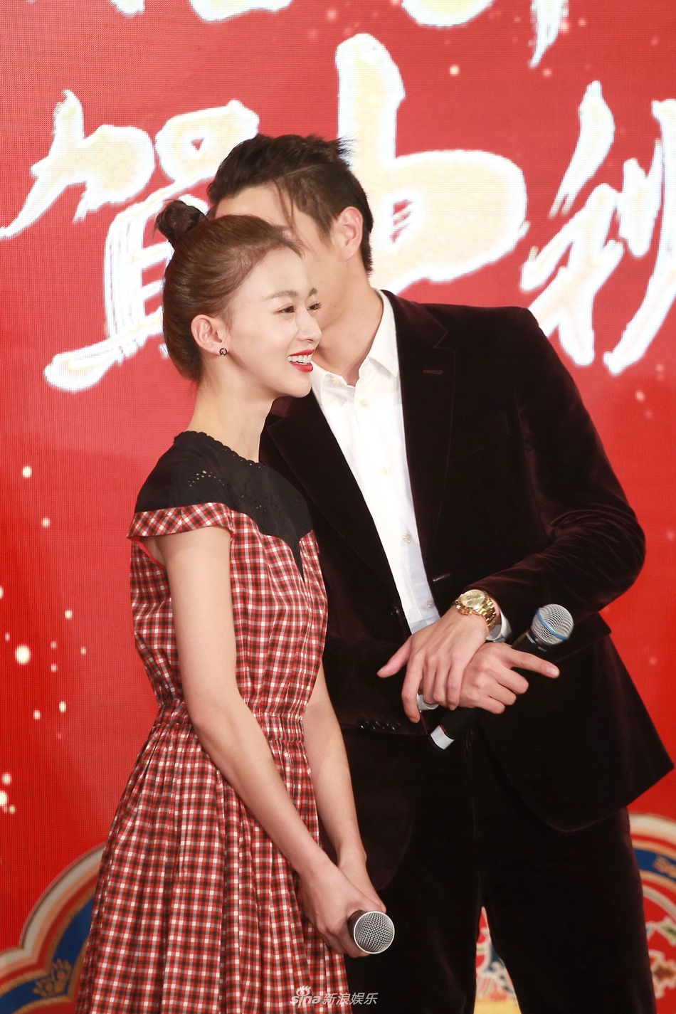 组图:"傅璎cp"中秋撒糖 许凯教吴谨言说粤语亲密耳语_高清图集_新浪网