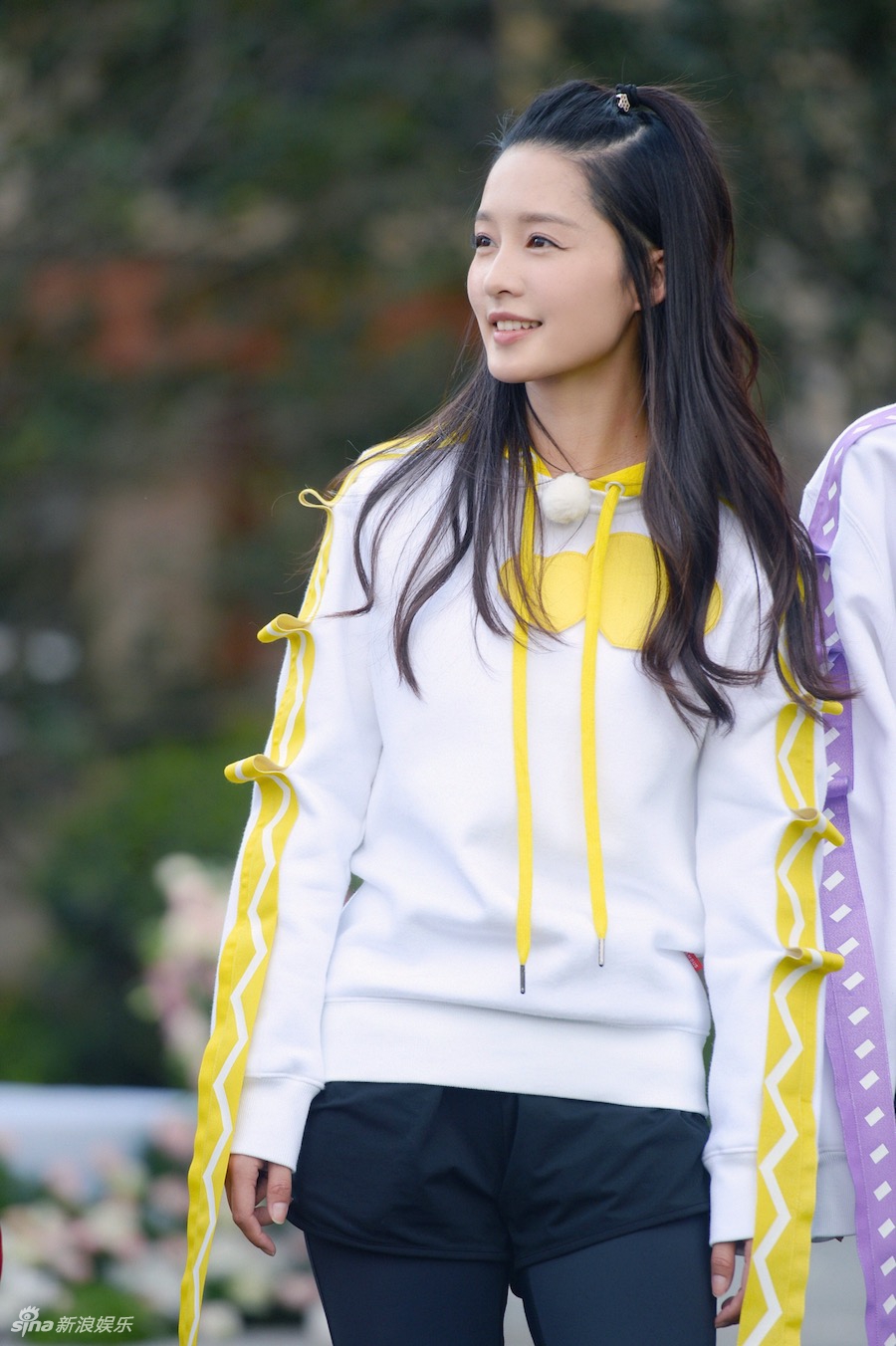 李沁《奔跑吧》组队陈赫 两人卖萌扮可爱