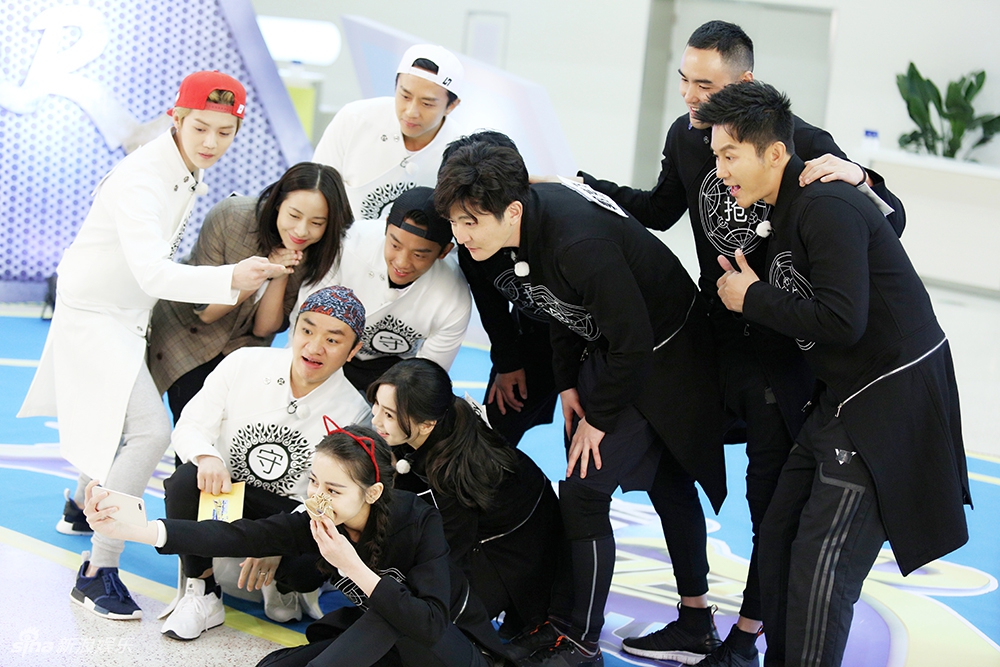 《奔跑吧》李晨陈赫泳池相爱相杀