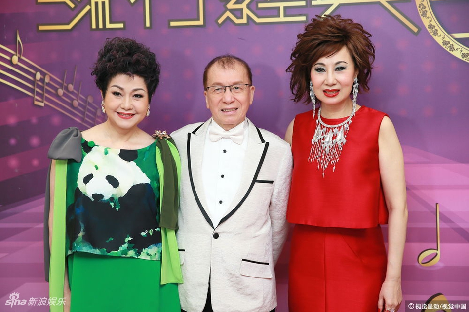 组图:薛家燕称公道自在人心 恭喜前学生谭芷昀晋级比