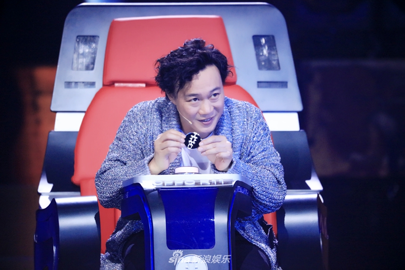 组图:周杰伦陈奕迅同台飙歌 eason变表情包逗趣十足_高清图集_新浪网