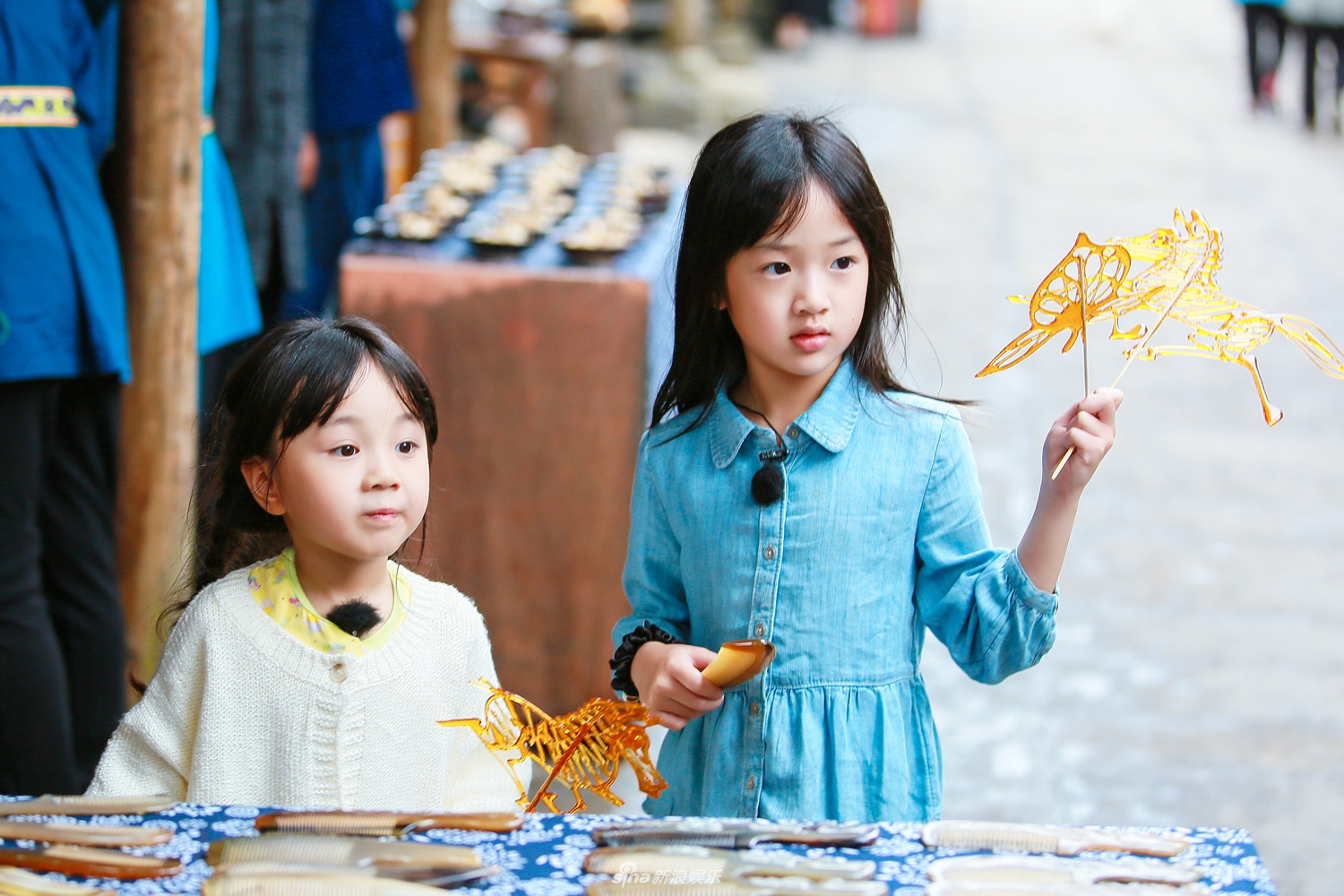 杜江儿子嗯哼奔跑姿势妖娆 身体快拧成麻花啦!