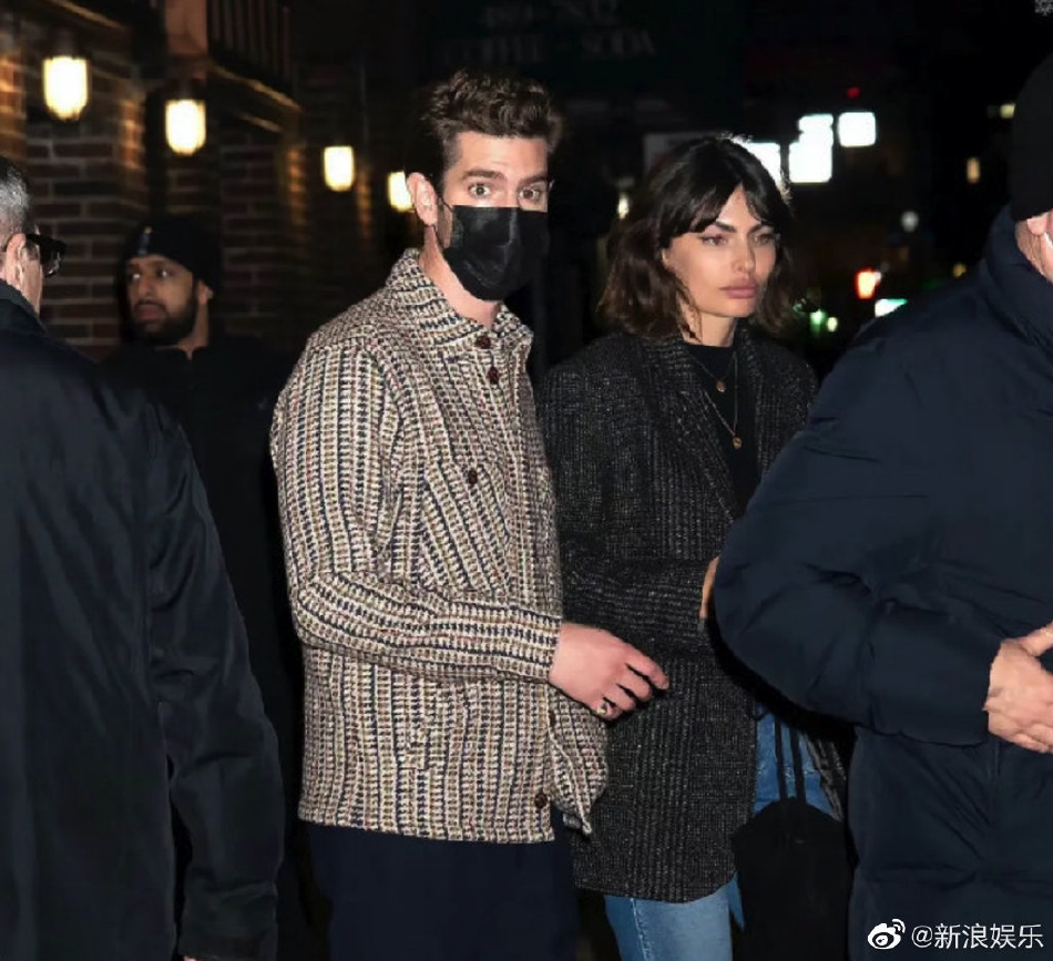 组图：被曝分手？加菲尔德女友晒可爱合照辟谣传闻第4张图片