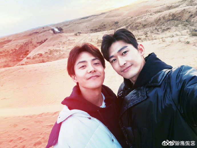 组图:马天宇晒出与张翰合照 二人对镜咧嘴笑感情超好