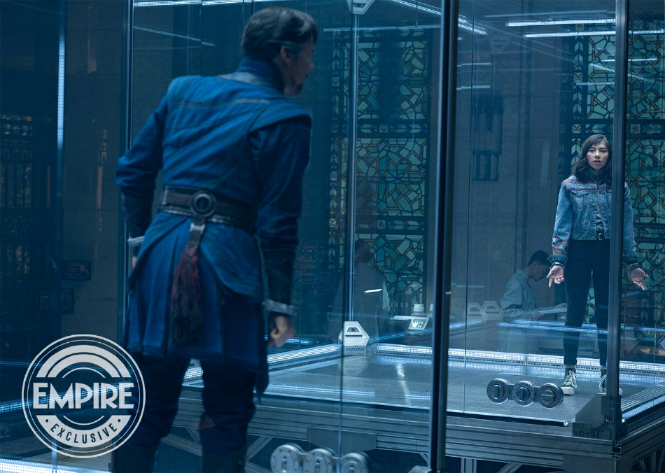 组图：《奇异博士2》新剧照释出奇异博士和美国小姐在光照会被捕