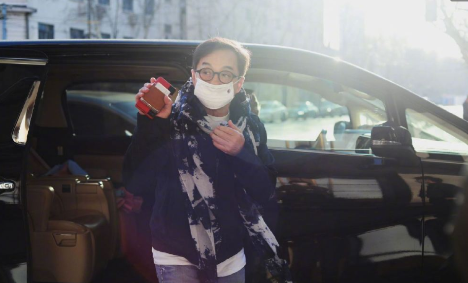 组图：《怎么办！脱口秀专场》路透图释出成龙杨幂等加盟现身第1张图片