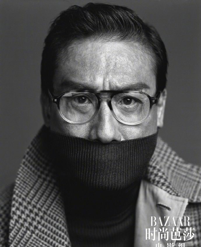 组图:梁家辉着风衣和西装拍摄杂志 风度翩翩金丝边眼镜显儒雅