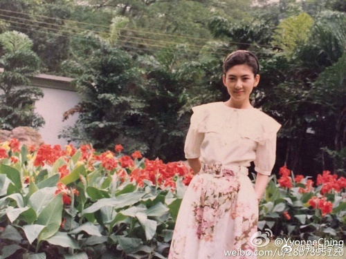 组图:郑恺程晓玥去年为程妈妈庆生 郭敬红一脸幸福状态很好