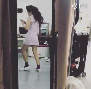 组图：《歌手》张天酷似长发王俊凯 爸爸绅士妈妈金发碧眼颜值高