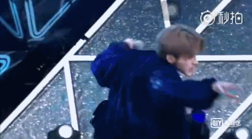 组图：练习生蔡徐坤星范足范丞丞清秀 你pick哪位小哥哥？