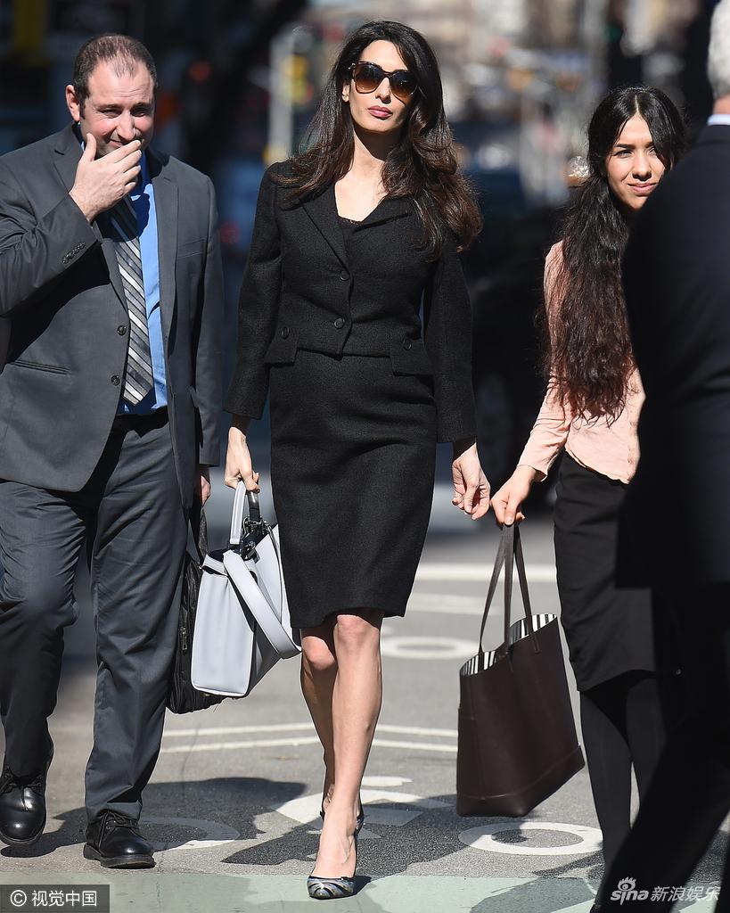 新浪娱乐讯 乔治-克鲁尼 (george clooney) 妻子阿迈勒-克鲁尼(amal