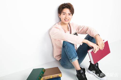 5 / 6 新浪娱乐讯 近日,演员王成一组写真出炉.