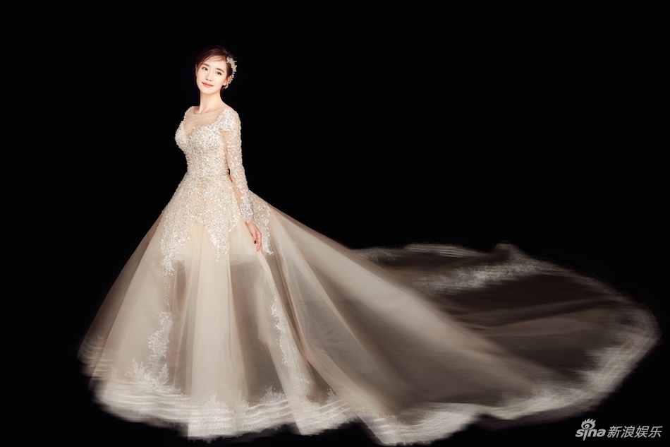 组图王智婚纱大片温婉典雅光芒璀璨宛若暗夜星辰