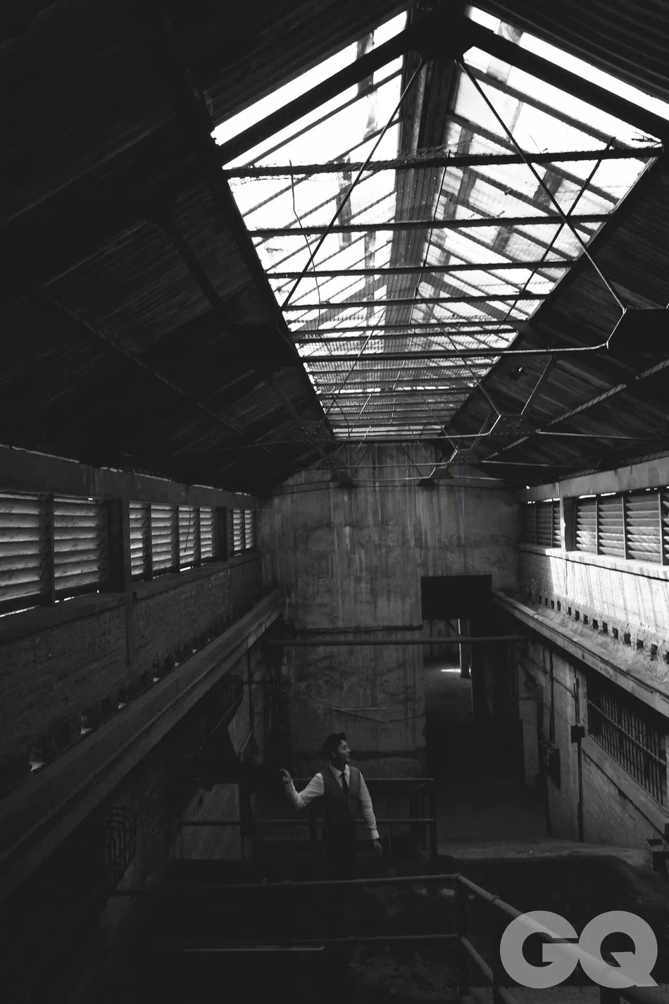 组图:陈伟霆最新封面大片曝光 黑白色调尽展绅士品格_高清图集_新浪网