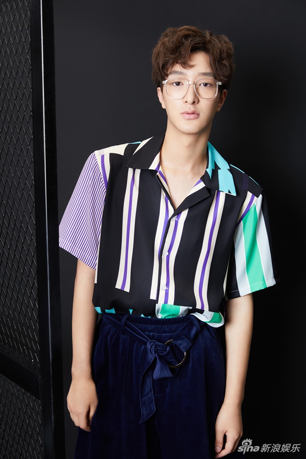 男团swin运动度假风写真曝光 青春元气满满