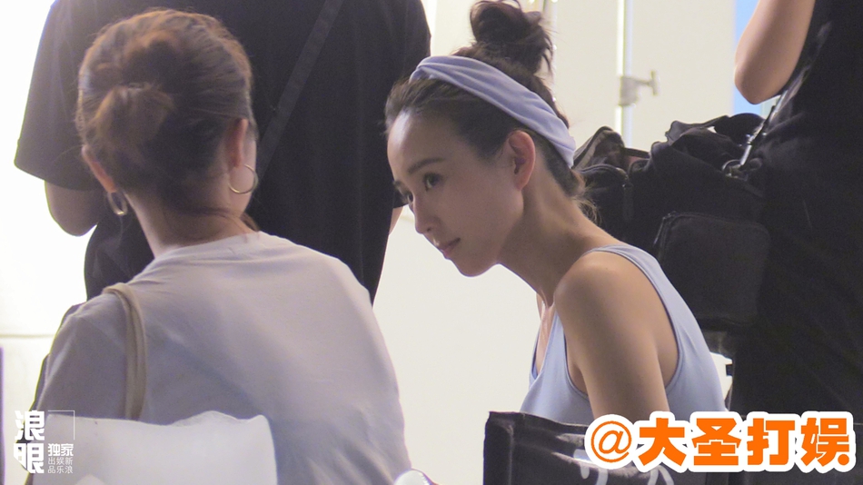 组图爱情的滋润张钧甯拍广告皮肤水嫩有光泽