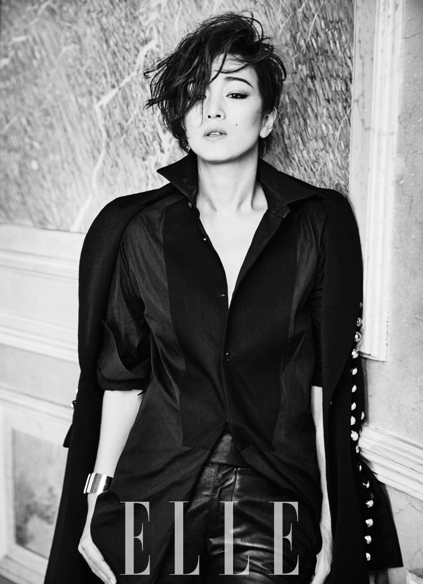 组图:巩俐坐镇《elle》九月刊封面 演绎不受限的女王