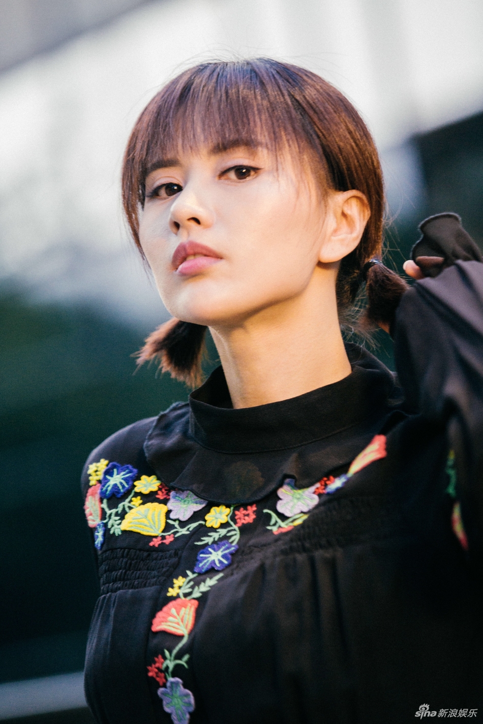 组图梁缘随手拍写真俏皮可爱尽展都市女孩时尚气息