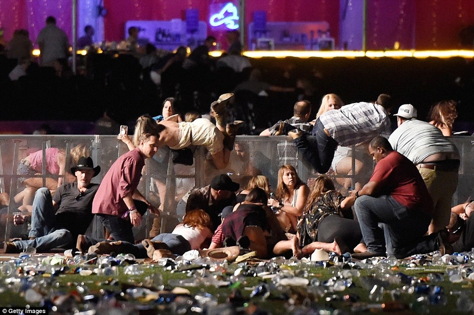 美国拉斯维加斯音乐节发生枪击案 场面混乱受伤人数多