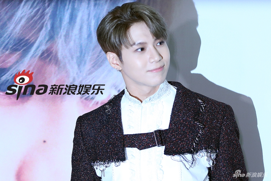 组图:shinee成员李泰民举办个人演唱会 劲歌热舞嗨翻