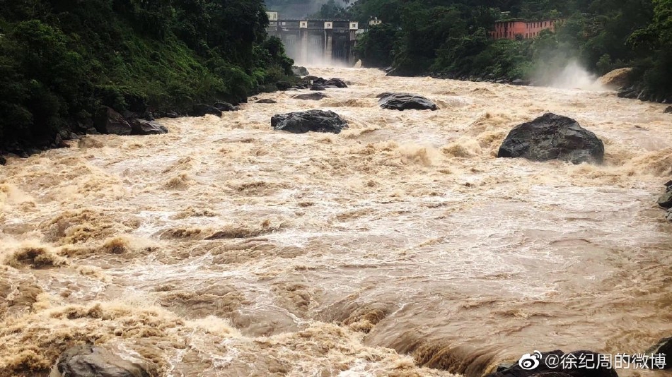 组图：《特战荣耀》导演晒拍摄现场照对燕破岳说往前跑吧别回头第6张图片