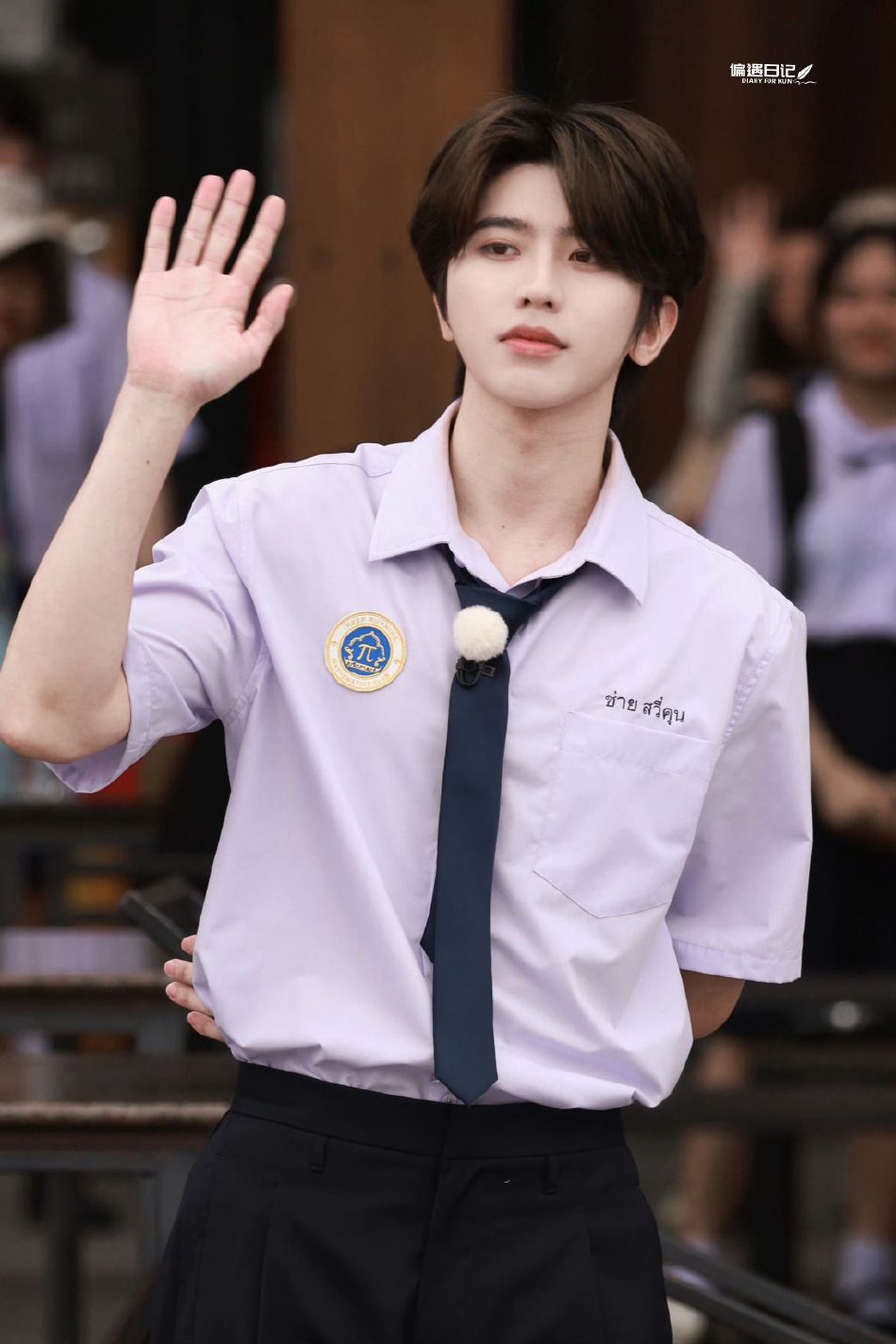 组图:《奔跑吧》泰国录制路透 杨颖王鹤棣蔡徐坤校服造型青春_高清