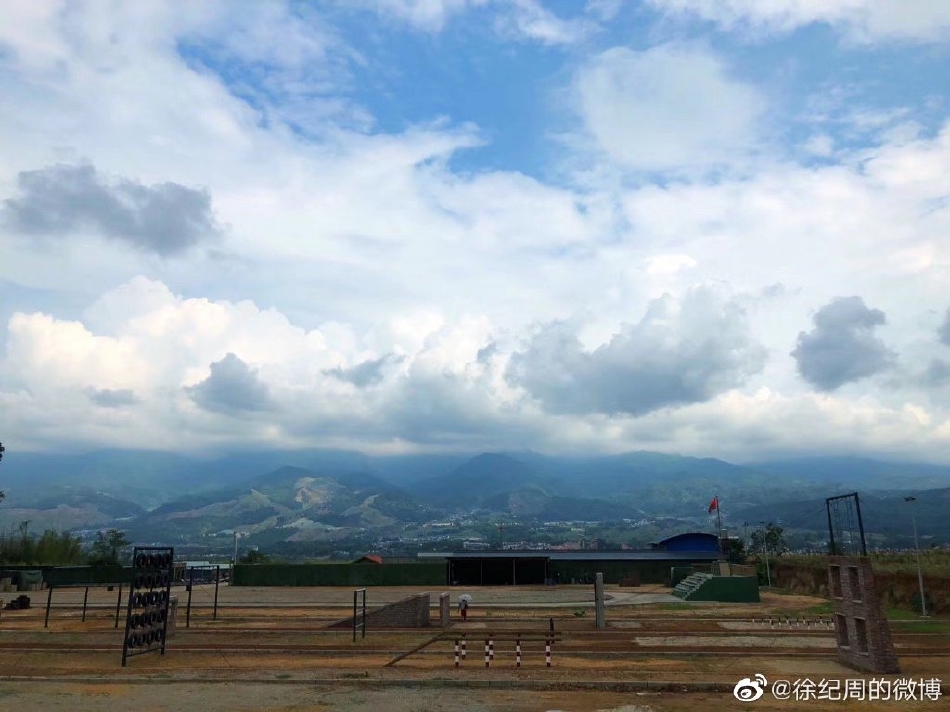 组图：《特战荣耀》导演晒拍摄现场照对燕破岳说往前跑吧别回头第9张图片