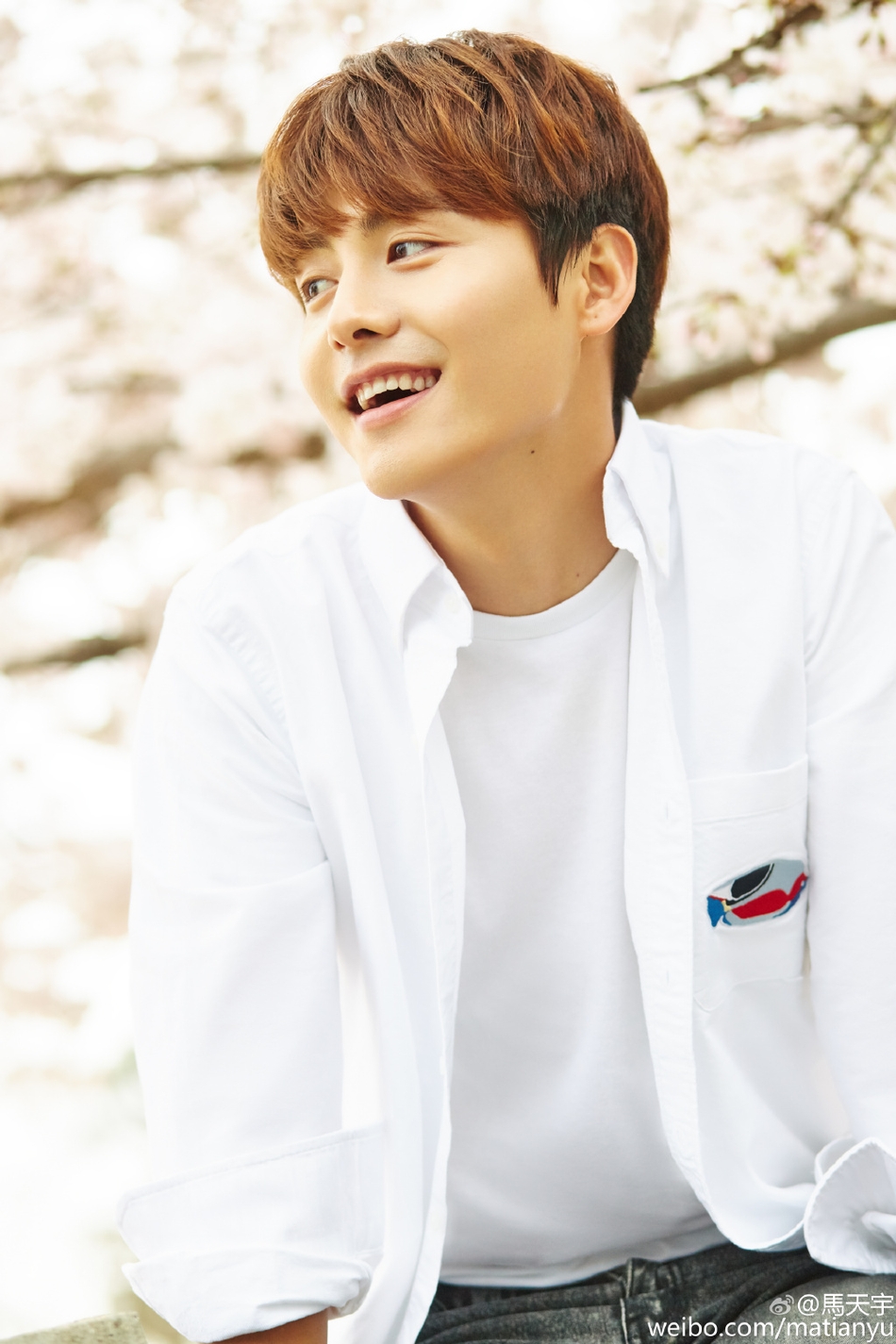 组图:男神笑起来也很帅 林更新逗比鹿晗可爱陈晓太撩