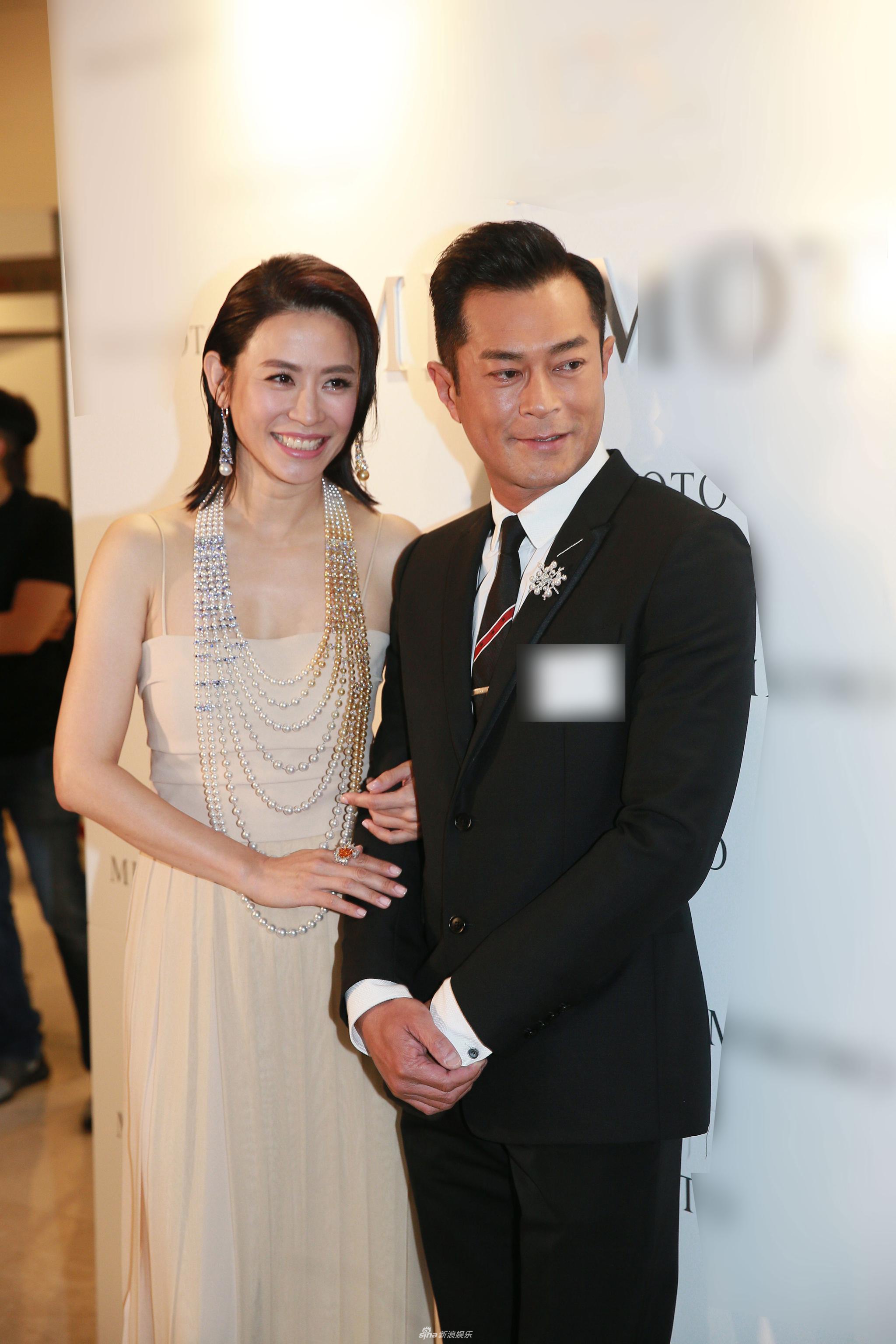 组图:古天乐羞夸宣萱又瘦又美 亲密挽手现身郎才女貌_高清图集_新浪网