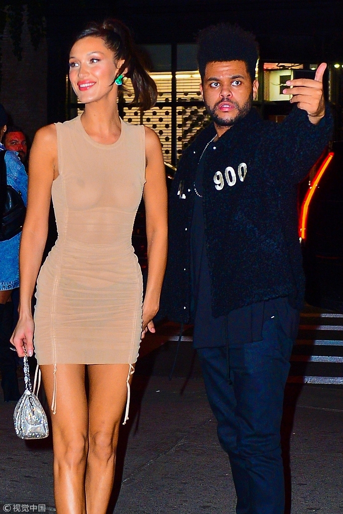 当地时间11月10日,超模贝拉·哈迪德(bella hadid)和男友盆栽哥甜蜜