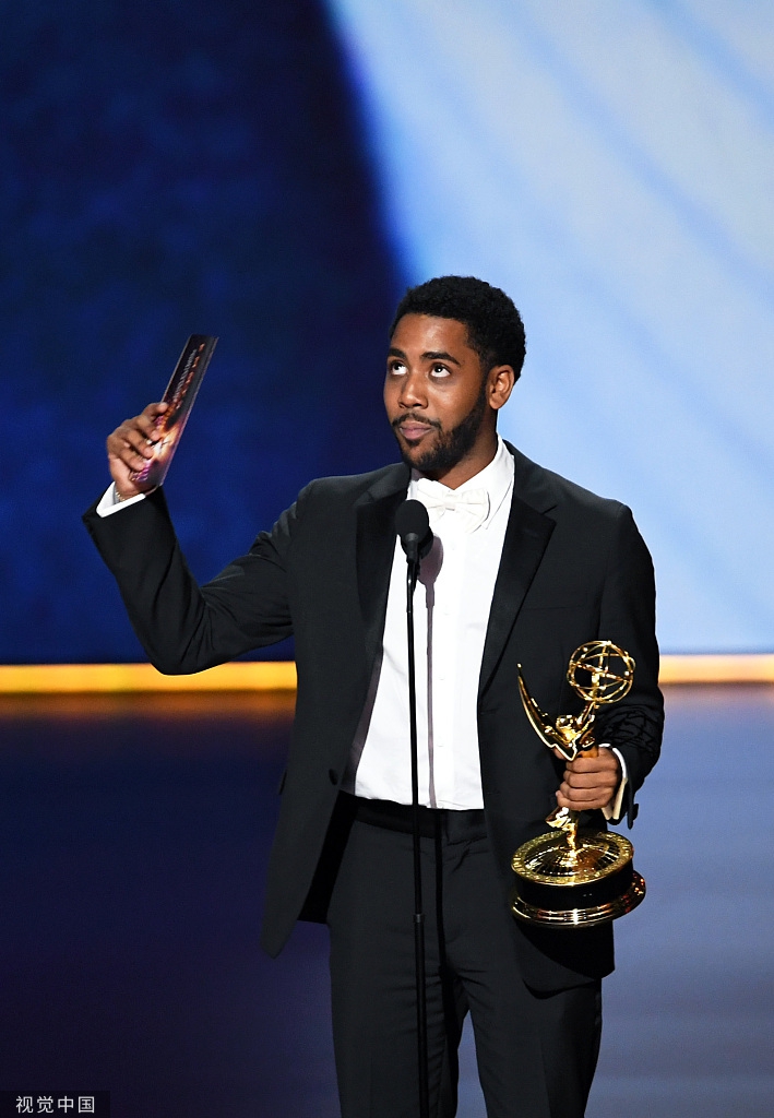 组图:贾雷尔·杰罗姆凭《有色眼镜》获艾美奖限定剧最佳男主角