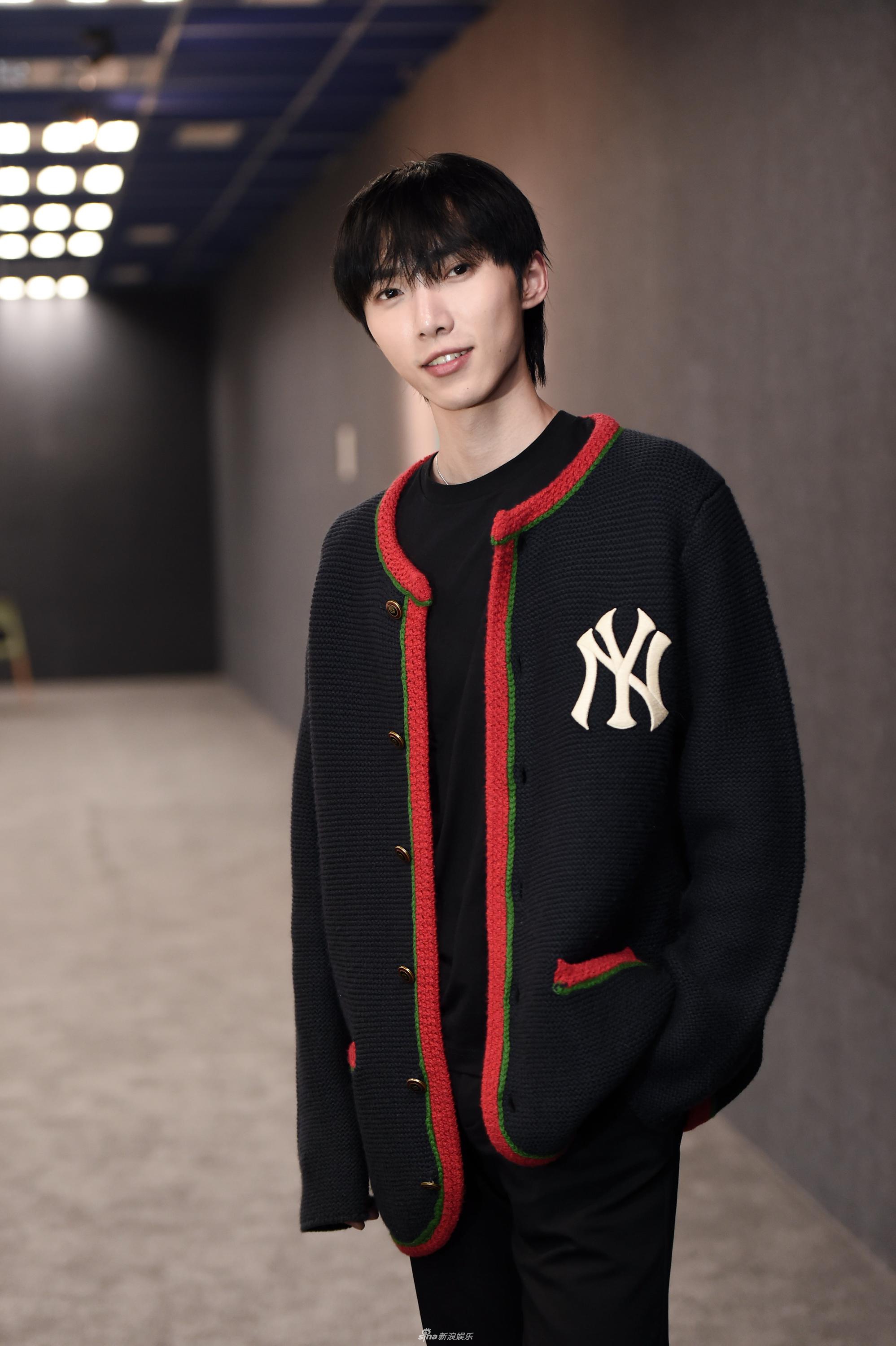 组图:创造营学员赵磊全黑造型酷劲足 暂时掉出出道位对红很佛系