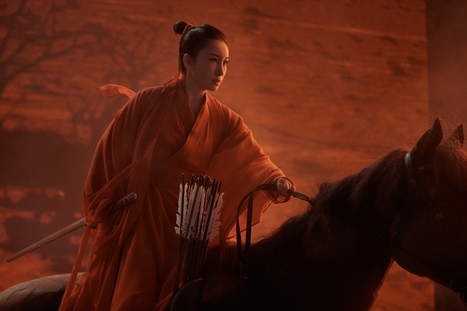 组图:秦海璐化身红衣女侠 梦回秦汉上演荡气回肠爱情故事